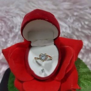 প্রিমিয়াম গোলাপ, রিং এবং নোস পিন